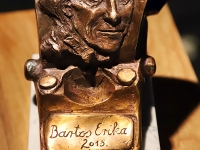 Janikovszky Éva-díj, a kisplasztika Széri-Varga Géza szobrászművész alkotása
